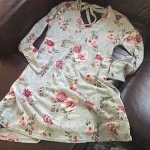 Adorable soft V neck pullover dress/tunic BNWT